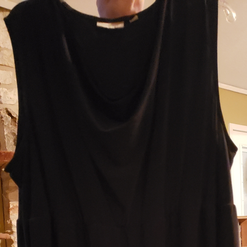Avenue 26/28 A line black dress